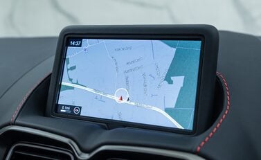 Aston Martin V8 Vantage ROADSTER 24