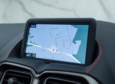 Aston Martin V8 Vantage ROADSTER 24