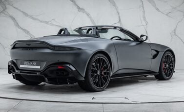 Aston Martin V8 Vantage ROADSTER 9