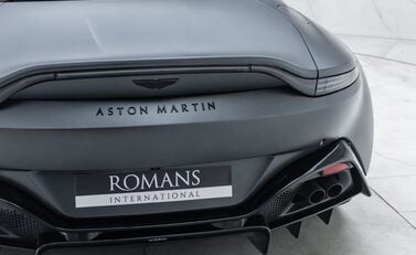 Aston Martin V8 Vantage ROADSTER 32