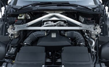 Aston Martin V8 Vantage ROADSTER 39