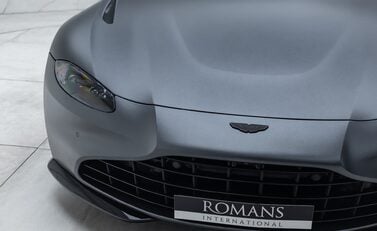 Aston Martin V8 Vantage ROADSTER 31