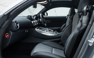 Mercedes-Benz Amg GT S PREMIUM 17