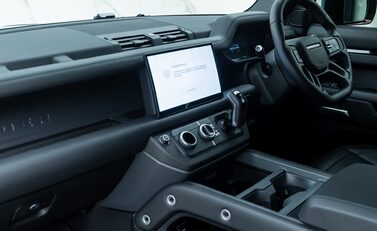 Land Rover Defender 90 D350 X-DYNAMIC HSE HARD TOP URBAN 18