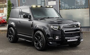 Land Rover Defender 90 D350 X-DYNAMIC HSE HARD TOP URBAN 2