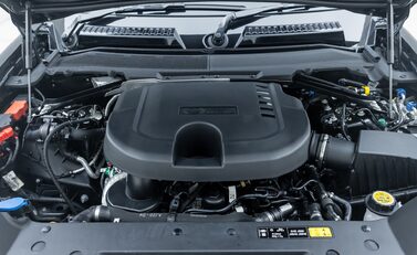 Land Rover Defender 90 D350 X-DYNAMIC HSE HARD TOP URBAN 42