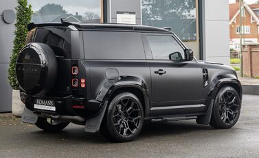 Land Rover Defender 90 D350 X-DYNAMIC HSE HARD TOP URBAN 4