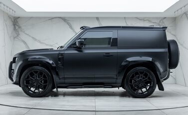 Land Rover Defender 90 D350 X-DYNAMIC HSE HARD TOP URBAN 5