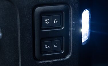 Land Rover Defender 90 D350 X-DYNAMIC HSE HARD TOP URBAN 44