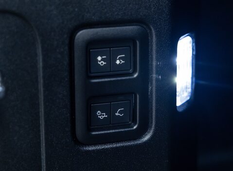 Land Rover Defender 90 D350 X-DYNAMIC HSE HARD TOP URBAN 44