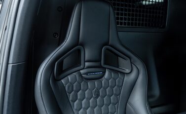 Land Rover Defender 90 D350 X-DYNAMIC HSE HARD TOP URBAN 15