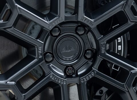 Land Rover Defender 90 D350 X-DYNAMIC HSE HARD TOP URBAN 32