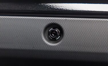 Land Rover Defender 90 D350 X-DYNAMIC HSE HARD TOP URBAN 26