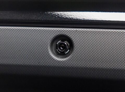 Land Rover Defender 90 D350 X-DYNAMIC HSE HARD TOP URBAN 26