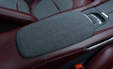 Ferrari GTC4 Lusso V12 TAILOR MADE 34