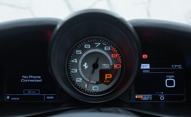 Ferrari GTC4 Lusso V12 TAILOR MADE 26