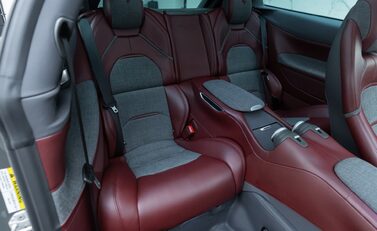 Ferrari GTC4 Lusso V12 TAILOR MADE 21