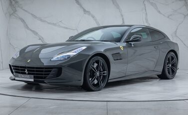 Ferrari GTC4 Lusso V12 TAILOR MADE 1