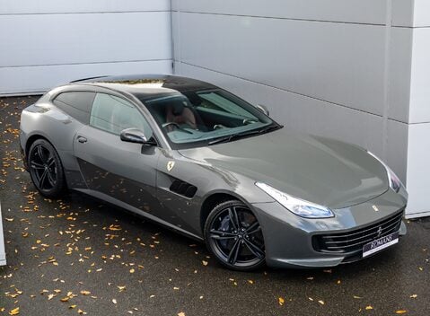 Ferrari GTC4 Lusso V12 TAILOR MADE 2