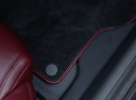 Ferrari GTC4 Lusso V12 TAILOR MADE 35