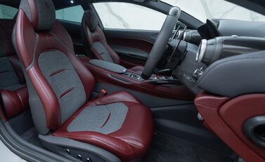 Ferrari GTC4 Lusso V12 TAILOR MADE 16