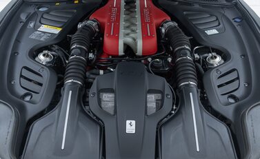 Ferrari GTC4 Lusso V12 TAILOR MADE 58