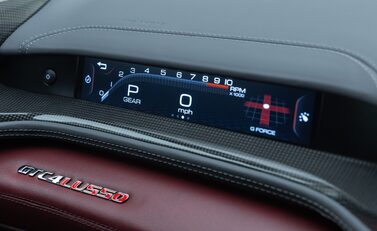 Ferrari GTC4 Lusso V12 TAILOR MADE 29