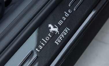 Ferrari GTC4 Lusso V12 TAILOR MADE 36