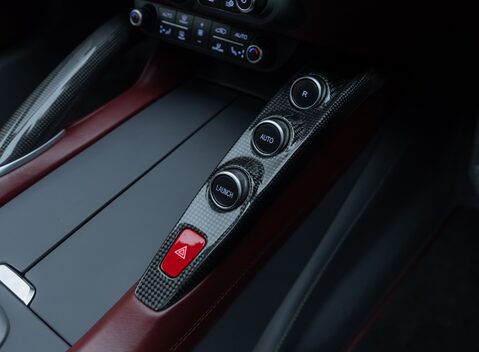 Ferrari GTC4 Lusso V12 TAILOR MADE 32