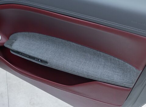 Ferrari GTC4 Lusso V12 TAILOR MADE 40