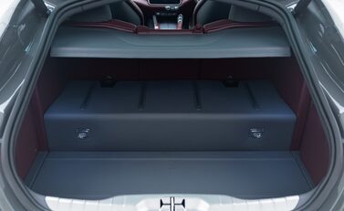 Ferrari GTC4 Lusso V12 TAILOR MADE 60