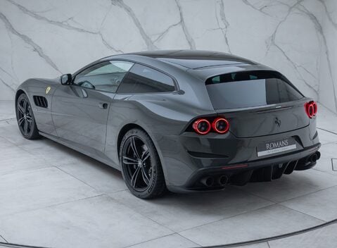 Ferrari GTC4 Lusso V12 TAILOR MADE 11