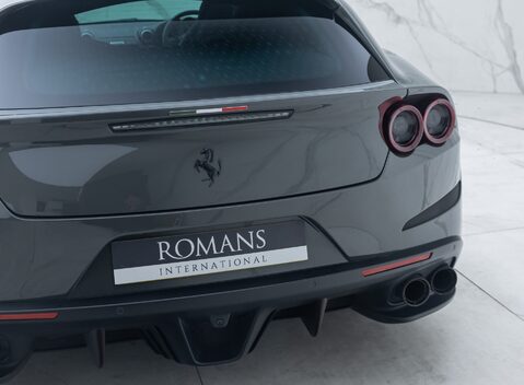 Ferrari GTC4 Lusso V12 TAILOR MADE 44