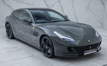 Ferrari GTC4 Lusso V12 TAILOR MADE 10