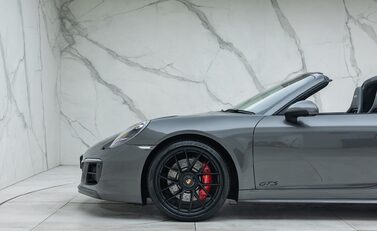 Porsche 911 Targa 4 GTS (991.2) 33