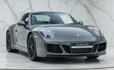 Porsche 911 Targa 4 GTS (991.2) 7