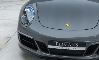 Porsche 911 Targa 4 GTS (991.2) 39