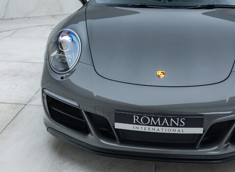 Porsche 911 Targa 4 GTS (991.2) 39