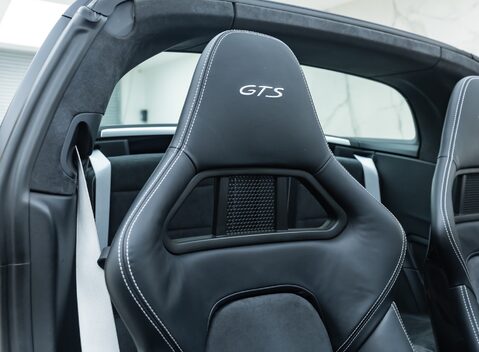 Porsche 911 Targa 4 GTS (991.2) 21