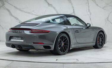 Porsche 911 Targa 4 GTS (991.2) 15