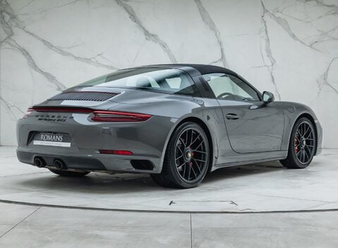 Porsche 911 Targa 4 GTS (991.2) 15