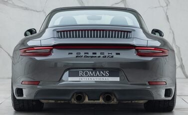 Porsche 911 Targa 4 GTS (991.2) 10