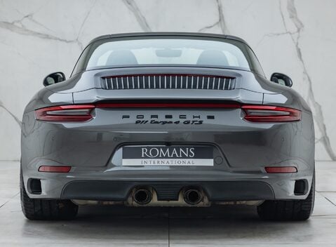 Porsche 911 Targa 4 GTS (991.2) 10