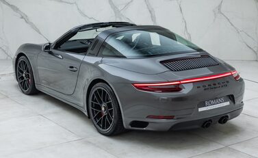 Porsche 911 Targa 4 GTS (991.2) 12