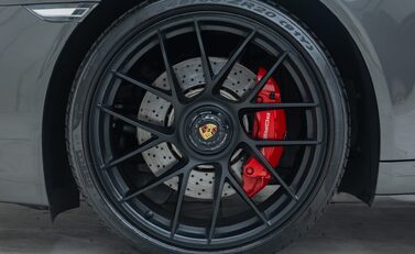 Porsche 911 Targa 4 GTS (991.2) 16