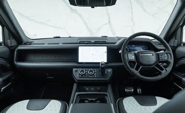 Land Rover Defender 110 V8 Carpathian Edition OVERFINCH 23