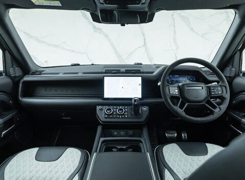 Land Rover Defender 110 V8 Carpathian Edition OVERFINCH 23