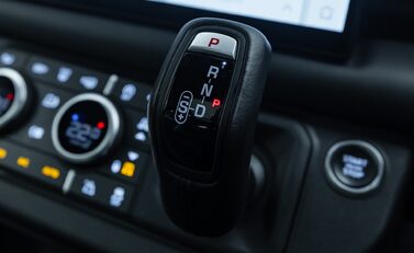 Land Rover Defender 110 V8 Carpathian Edition OVERFINCH 27