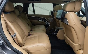 Land Rover Range Rover D350 Autobiography LWB 23