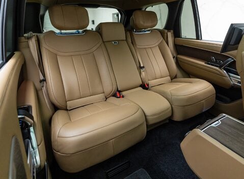 Land Rover Range Rover D350 Autobiography LWB 22